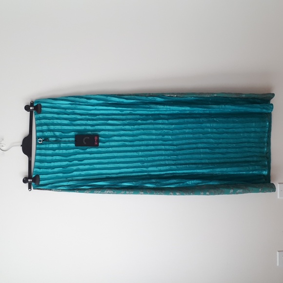 Save The Queen skirt - Picture 2 of 8